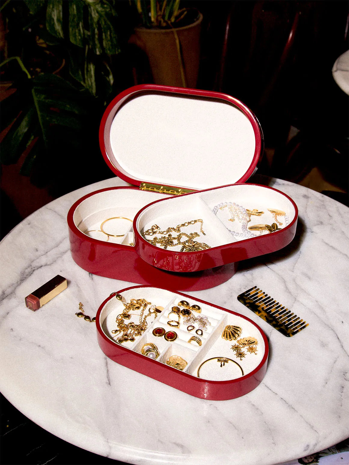 Stort rött smyckeskrin från misou i trä